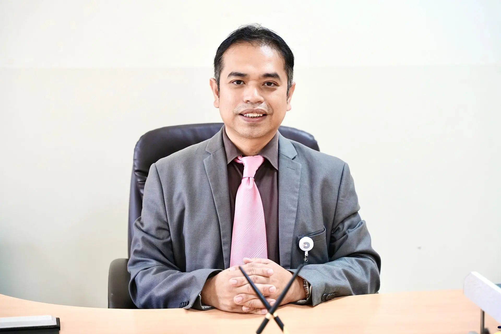 Dr. Randolf Salindo